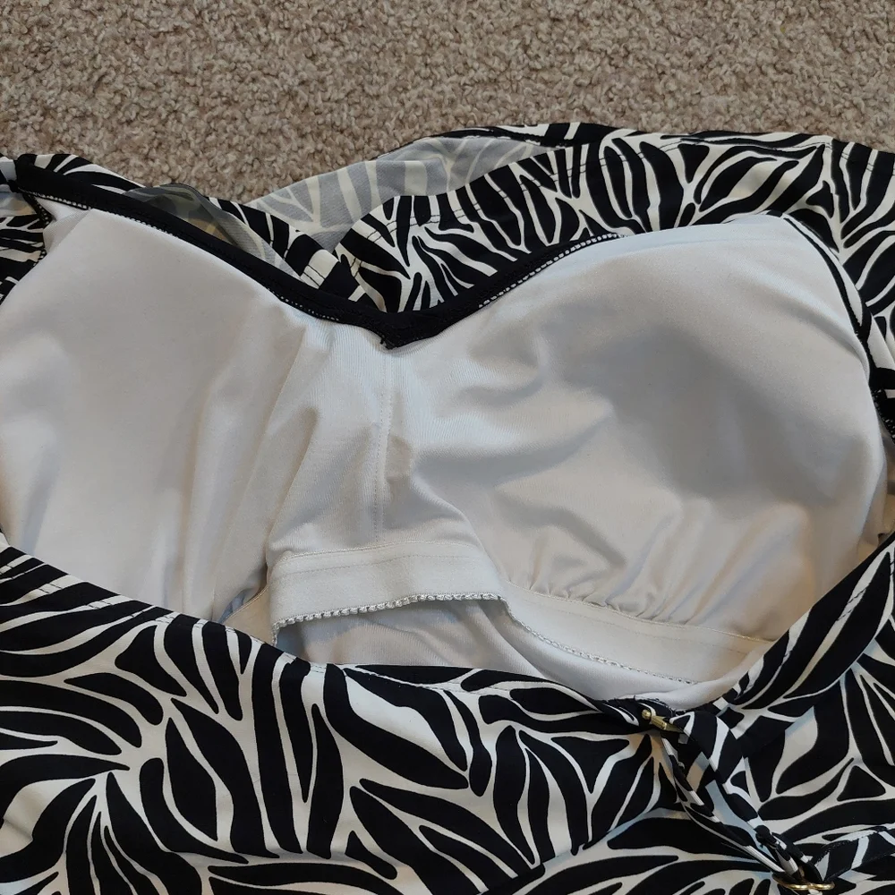 Land’s End‎ Ladies One Piece Swim Dress Size Medium